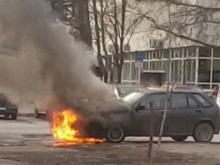 Автомобил без пожарогасител изгоря на "Пещерско шосе"