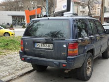 Пловдивчанка: Надменен грък тормози квартала с джипа си, не мога да спя!