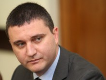 Финансовият министър иска нови правила за депутатските заплати
