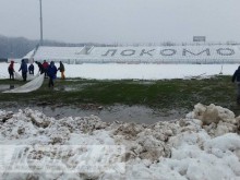 На "Лаута" отново чистят снега, делегатът и съдиите решават дали ще има дерби