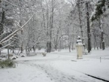 Цялата техника на Областно пътно управление е навън