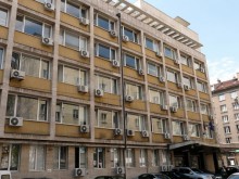 Ремонтират автомобилите на Министерството на икономиката за над 66 000 лв.