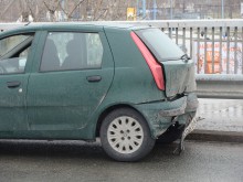 Очевидци от надлез "Родопи": Момичето се зарови под капака на колата!