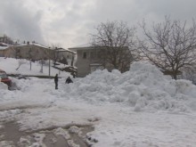 В Смолянско пак вали сняг, десетки населени места остават без ток