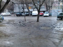 От неправилно паркиране зелена площ стана "нива"