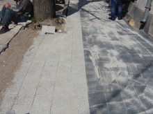 Обновяват тротоара зад Драматичния театър