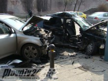 3 коли се блъснаха край Тунела