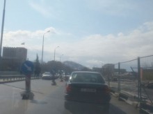 Катастрофа затрудни движението по моста на бул. "Васил Априлов"