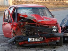 Баща и дъщеря са сред тримата пострадали при адския сблъсък вчера