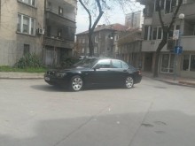 "Тузар" си заряза беемвето по средата на улица в Пловдив!