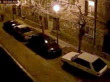 Видео: Ето как в Пловдив пукат гуми с шило посред нощ!