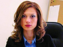 Обвиниха в корупция секретаря на Националната комисия за борба с трафика на хора