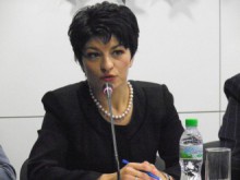 Десислава Атанасова: Разкриването на източването на КТБ касае всички българи