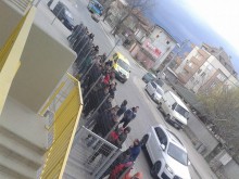 Опашка за билети в Коматево