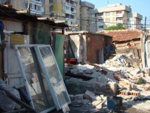 Бутат незаконни постройки в Арман махала