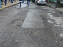 Търсят фирма да преасфалтира ул. "Просвета" в "Западен"