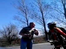 Не прокурор, а шофьор бил мъжът от скандалния клип