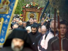 Хиляди се стекоха в Бачковския манастир