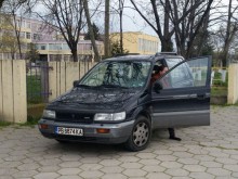 Жената от нагло паркираната кола: Не съм шофирала и не аз съм глобена