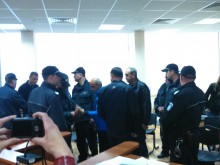 Съдия към митничари: За дребни пари сте се продали