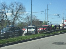 Кола на "Чистота" катастрофира на надлез "Родопи"