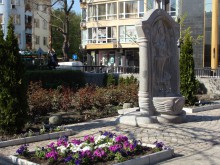 Църквата "Св. Петка" вече с чешма от гранит от Марково тепе