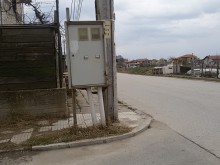 Електрическо табло пречи на видимостта, катастрофата виси на косъм