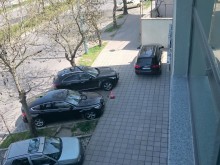 "Иновативно" паркиране по бул. "Източен"