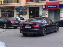 Паркираха лъскаво варненско "Ауди" на кръстовище в центъра на Пловдив