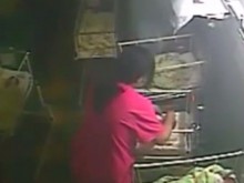 Разтърсващ видео: Изтече запис как акушерката пребива 4-дневно бебе