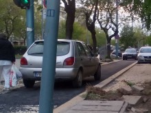 Диви селяни паркираха върху новите велоалеи