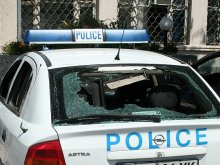 Вандали пребиха полицаи в "Столипиново" (снимки)
