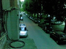 Тротоарът по бул. "Марица" ежедневно се превръща в паркинг