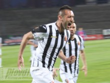 Камбуров води атаката на Локо срещу Славия