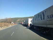 Километрични опашки на българо-турската граница