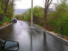 Дирек на пътя в Трънско взриви Фейсбук