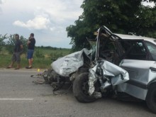 Един убит и двама тежко ранени след катастрофата на пътя за Пазарджик