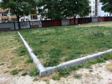 Читател: Междублоково пространство в "Западен" пустее вече година