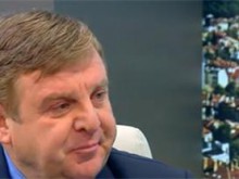 Каракачанов: Опасността от разпадането на Македония е видима