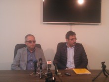 Апостол Апостолов успокои футболистите на Ботев