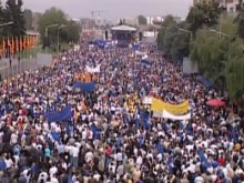 Македонският "Вечер" сее паника: Протестиращите са си приготвили оръжие!