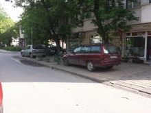 Читател: Ето какво става с новите тротоари
