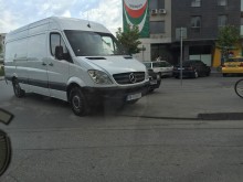 Наглец пред хипермаркет "Триумф" в "Южен"