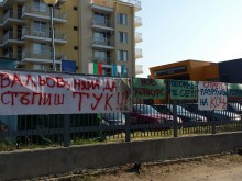 Част от екипа на КОЦ Пловдив зад стария шеф, той не иска да си ходи