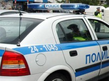 Куриоз: Баба кара пияна, бяга от полицаи, а после предлага подкуп