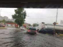 "Скобелева майка" под вода! Лесно ли стигнахте до работата, пловдивчани?