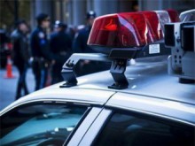 Въоръжени държат заложници в магазин във Франция