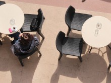 Кафенетата в хотелите задължително със столчета за деца