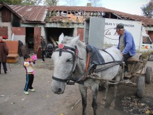 Евросъдът ни обвини в дискриминация за поставянето на електромерите нависоко в ромските махали