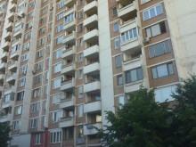 Момчетата, пребили 3-годишното дете, снимали с телефони извършеното